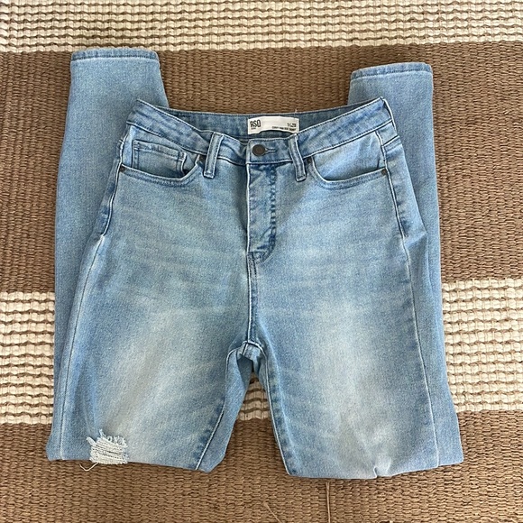 Tilly’s Jeans! - Picture 2 of 4